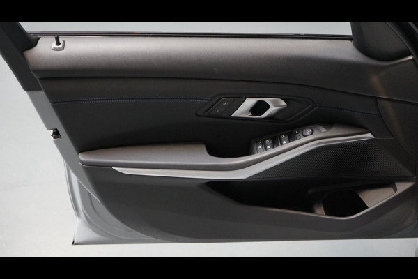 BMW 3 Serie 318i M-Sport AUTOMAAT-ALCANTARA-CARPLAY-CRUISE-DAB-LED-NAVIGATIE-SHADOW LINE