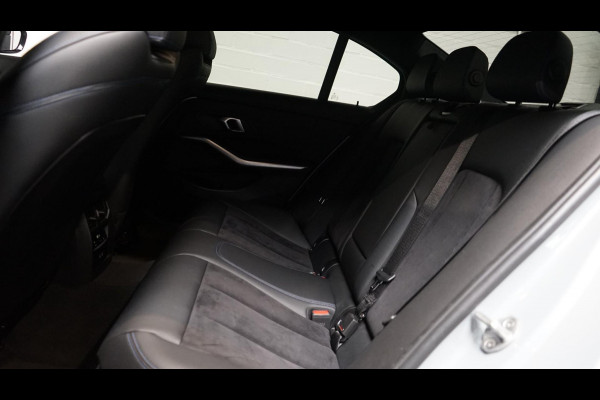 BMW 3 Serie 318i M-Sport AUTOMAAT-ALCANTARA-CARPLAY-CRUISE-DAB-LED-NAVIGATIE-SHADOW LINE
