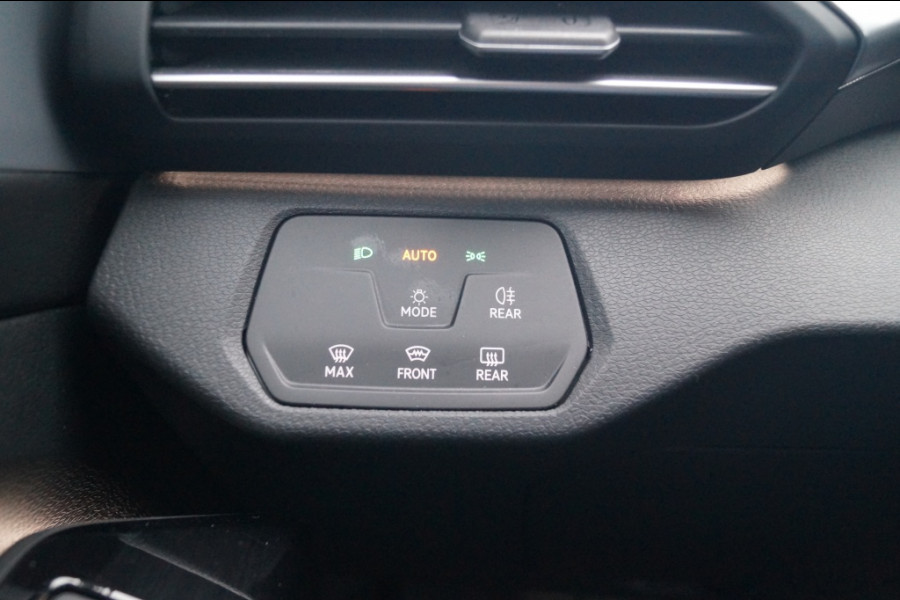 Volkswagen ID.4 First 77kWh NAVI-LED-ECC-TREKHAAK-