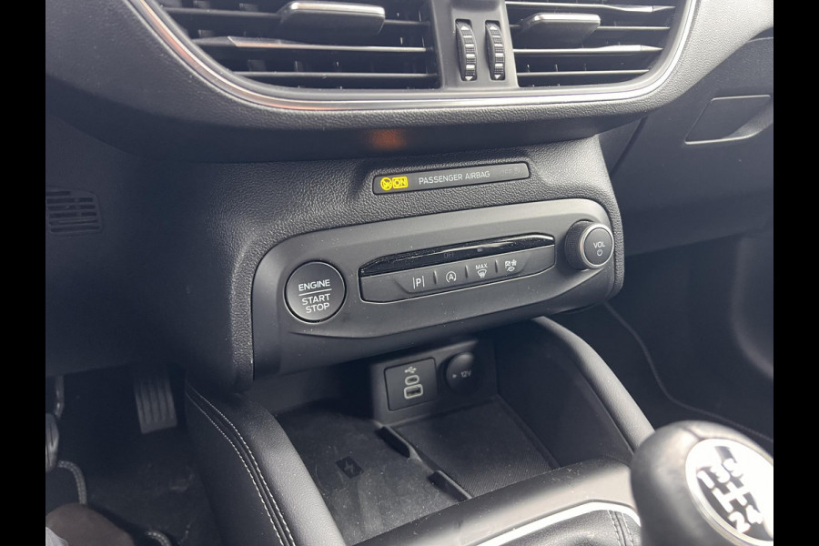 Ford FOCUS Wagon 1.0 EcoBoost Hybrid Titanium | 125pk | Winterpack | achteruitrijcamera | Cruise Control | Climate Control