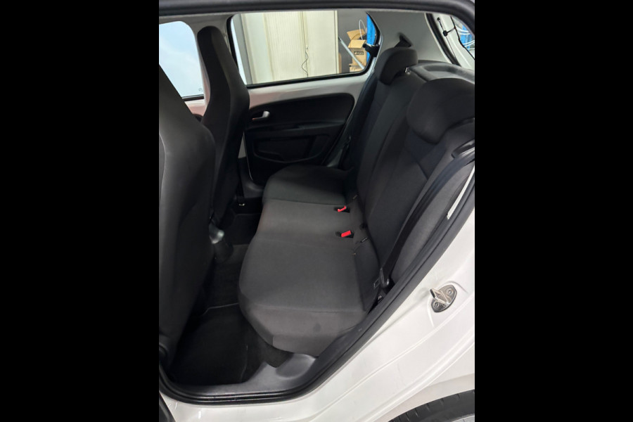 Volkswagen up! 1.0 BMT move up! Airco | Cruise | Camera | PDC