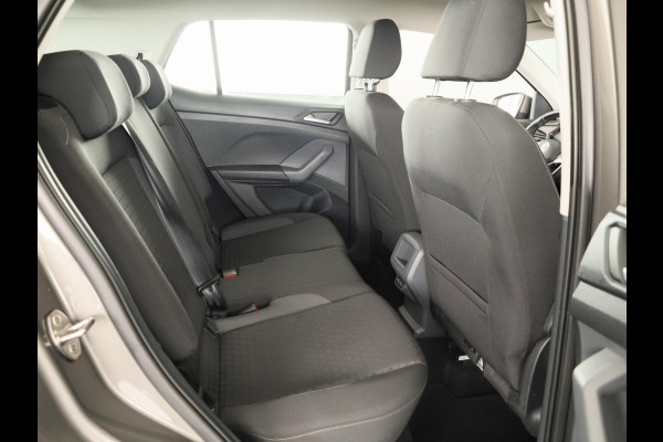Volkswagen T-Cross 1.0 TSI Life | Navigatie | Parkeersensoren | Adaptieve cruise control | Trekhaak |