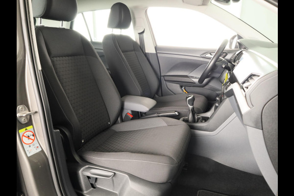 Volkswagen T-Cross 1.0 TSI Life | Navigatie | Parkeersensoren | Adaptieve cruise control | Trekhaak |