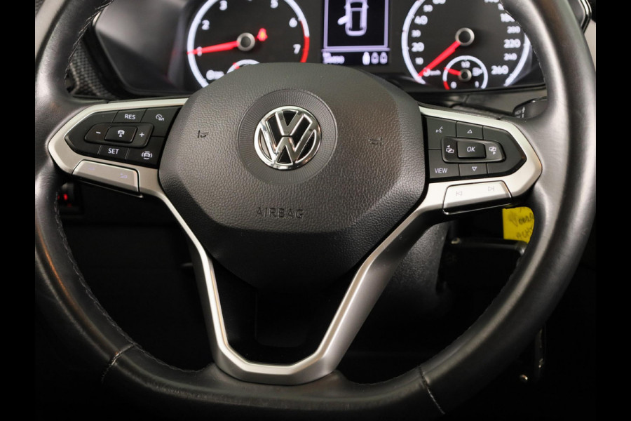 Volkswagen T-Cross 1.0 TSI Life | Navigatie | Parkeersensoren | Adaptieve cruise control | Trekhaak |
