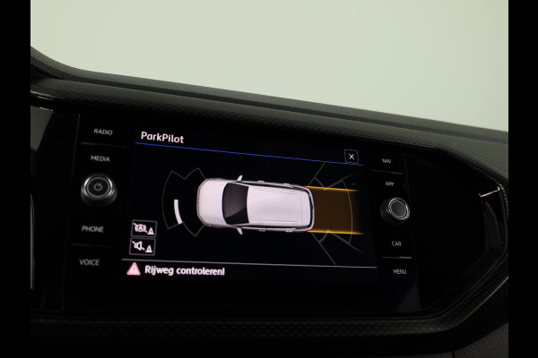 Volkswagen T-Cross 1.0 TSI Life | Navigatie | Parkeersensoren | Adaptieve cruise control | Trekhaak |