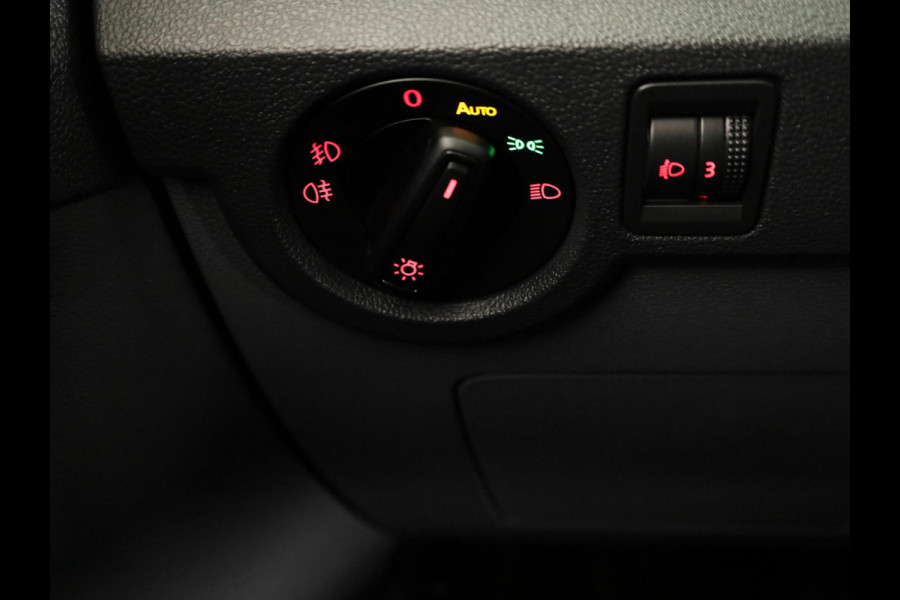 Volkswagen T-Cross 1.0 TSI Life | Navigatie | Parkeersensoren | Adaptieve cruise control | Trekhaak |