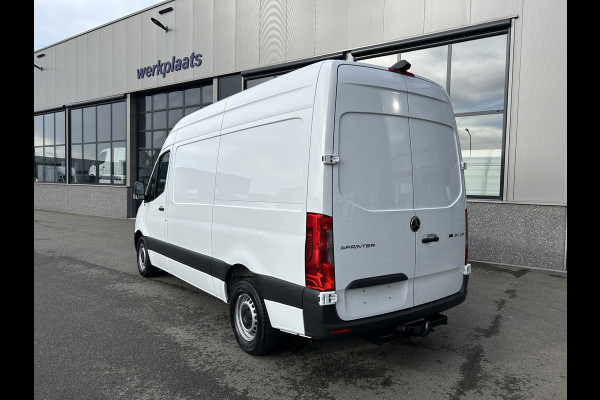 Mercedes-Benz Sprinter 317 CDI L2 H2 MBUX / Trekhaak / Camera / Parkeersensoren / Navigatie / Airco / 270 Graden achterdeuren