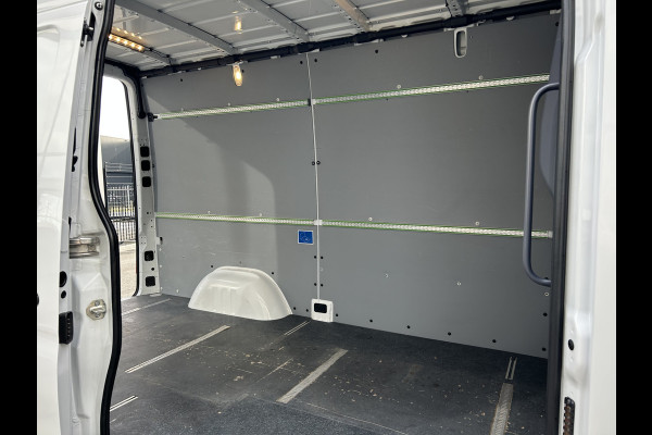 Mercedes-Benz Sprinter 317 CDI L2 H2 MBUX / Trekhaak / Camera / Parkeersensoren / Navigatie / Airco / 270 Graden achterdeuren