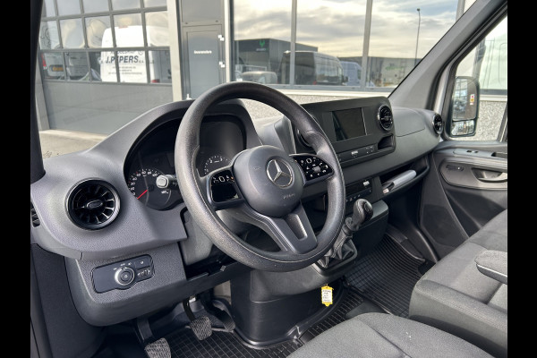 Mercedes-Benz Sprinter 317 CDI L2 H2 MBUX / Trekhaak / Camera / Parkeersensoren / Navigatie / Airco / 270 Graden achterdeuren
