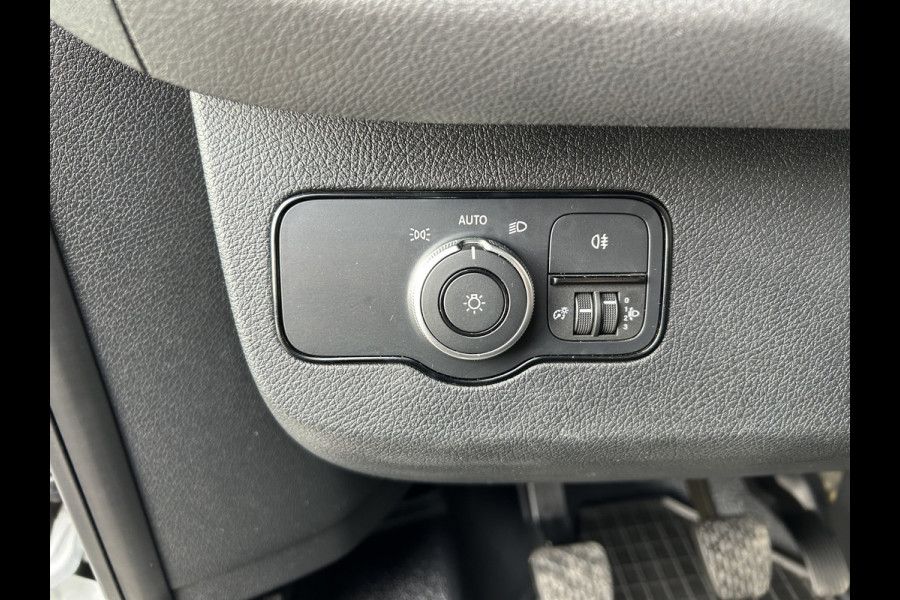 Mercedes-Benz Sprinter 317 CDI L2 H2 MBUX / Trekhaak / Camera / Parkeersensoren / Navigatie / Airco / 270 Graden achterdeuren