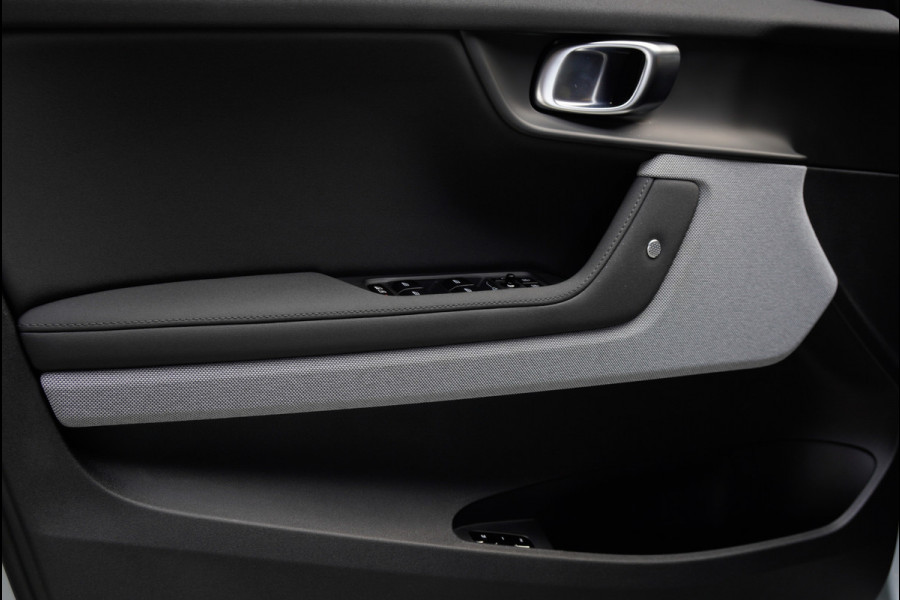 Polestar 2 Long Range Single Motor 78 kWh Pano 360 ° Pilot ACC Alcantara Stuurverwarming Memory seats Stoelverwarming voor & achter LM velgen