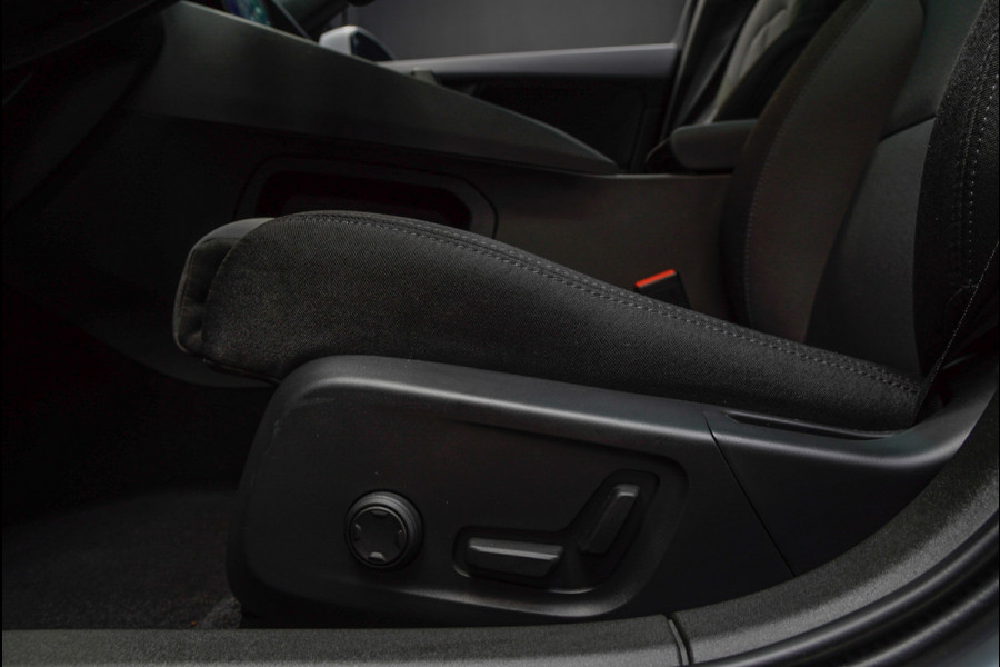 Polestar 2 Long Range Single Motor 78 kWh Pano 360 ° Pilot ACC Alcantara Stuurverwarming Memory seats Stoelverwarming voor & achter LM velgen