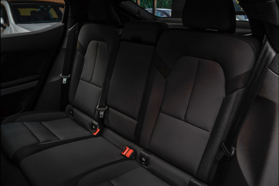 Polestar 2 Long Range Single Motor 78 kWh Pano 360 ° Pilot ACC Alcantara Stuurverwarming Memory seats Stoelverwarming voor & achter LM velgen