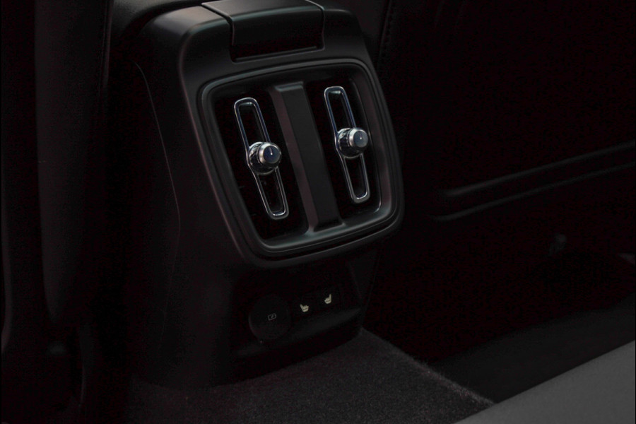 Polestar 2 Long Range Single Motor 78 kWh Pano 360 ° Pilot ACC Alcantara Stuurverwarming Memory seats Stoelverwarming voor & achter LM velgen