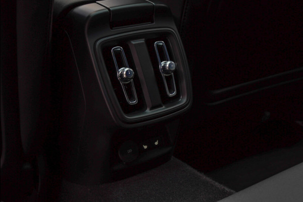 Polestar 2 Long Range Single Motor 78 kWh Pano 360 ° Pilot ACC Alcantara Stuurverwarming Memory seats Stoelverwarming voor & achter LM velgen