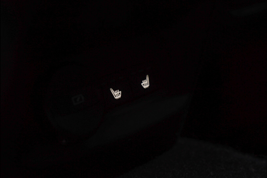 Polestar 2 Long Range Single Motor 78 kWh Pano 360 ° Pilot ACC Alcantara Stuurverwarming Memory seats Stoelverwarming voor & achter LM velgen