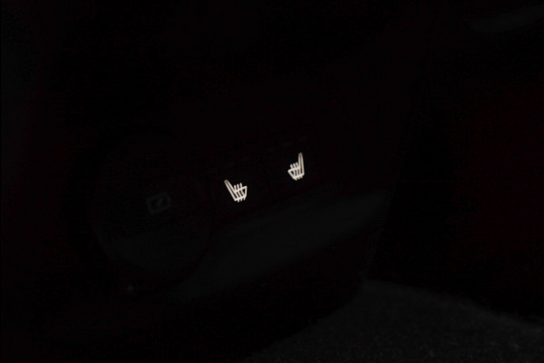 Polestar 2 Long Range Single Motor 78 kWh Pano 360 ° Pilot ACC Alcantara Stuurverwarming Memory seats Stoelverwarming voor & achter LM velgen