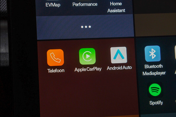 Polestar 2 Long Range Single Motor 78 kWh Pano 360 ° Pilot ACC Alcantara Stuurverwarming Memory seats Stoelverwarming voor & achter LM velgen