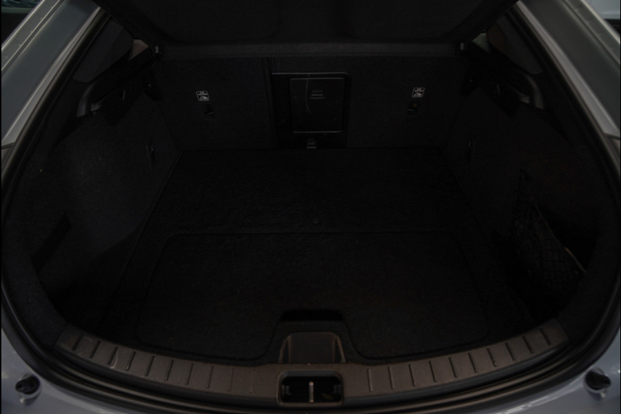 Polestar 2 Long Range Single Motor 78 kWh Pano 360 ° Pilot ACC Alcantara Stuurverwarming Memory seats Stoelverwarming voor & achter LM velgen