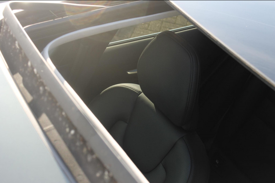 Volvo V60 T6 350PK Automaat Recharge AWD Inscription Panoramisch schuif-kanteldak / Semi elektrisch wegklapbare trekhaak / DAB+ / Apple Carplay / Lederen bekleding / 360graden camera