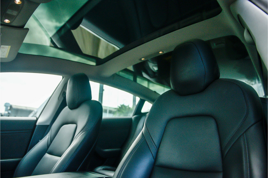 Tesla Model 3 Long Range AWD 75 kWh ** 19inch **