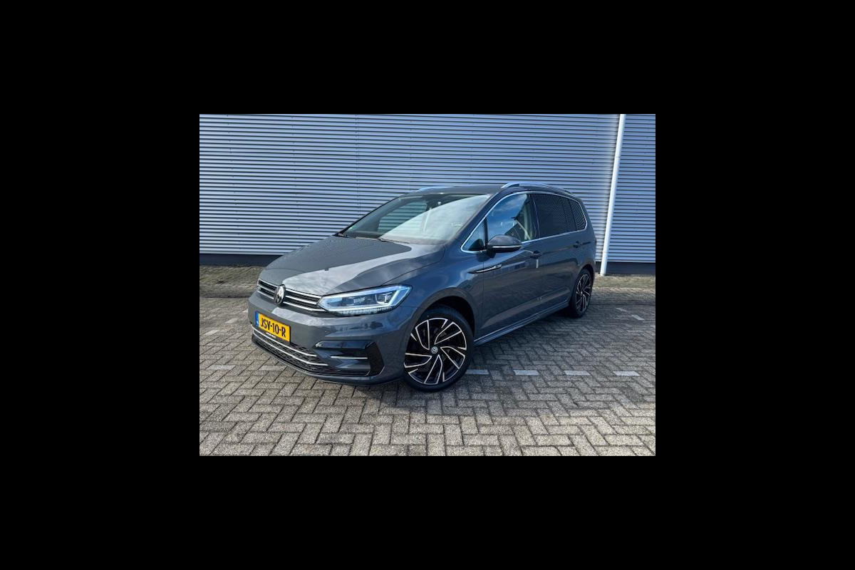 Volkswagen Touran 1.5 TSI R-Line Exclusive 7p,afn.Trekhaak,Navigatie,parkeersensoren/Camera,stoelverwarming,