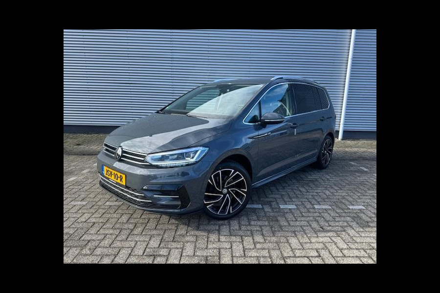 Volkswagen Touran 1.5 TSI R-Line Exclusive 7p,afn.Trekhaak,Navigatie,parkeersensoren/Camera,stoelverwarming,