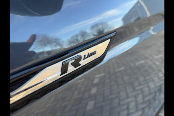 Volkswagen Touran 1.5 TSI R-Line Exclusive 7p,afn.Trekhaak,Navigatie,parkeersensoren/Camera,stoelverwarming,