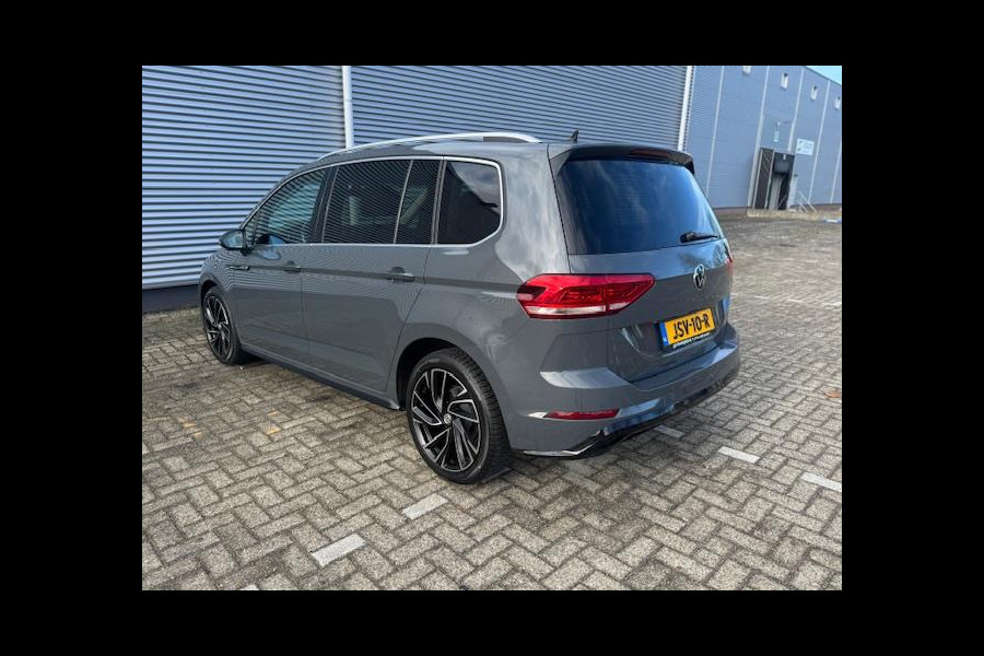 Volkswagen Touran 1.5 TSI R-Line Exclusive 7p,afn.Trekhaak,Navigatie,parkeersensoren/Camera,stoelverwarming,