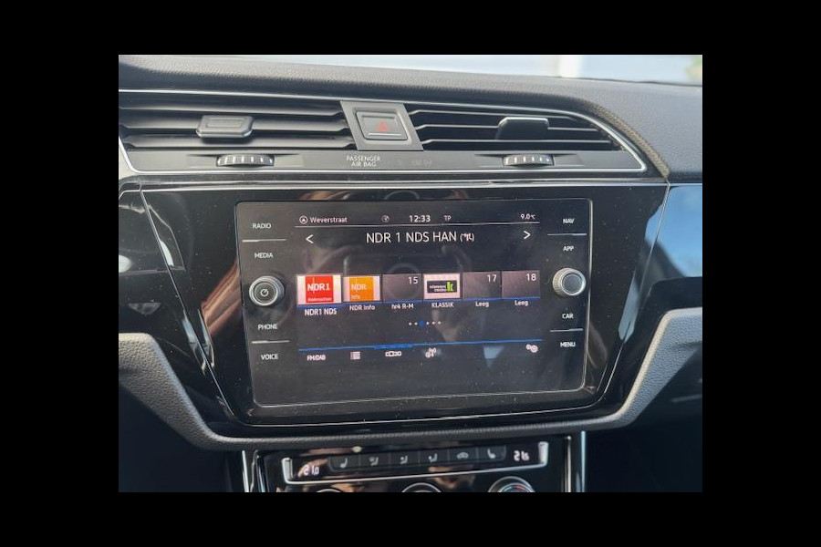 Volkswagen Touran 1.5 TSI R-Line Exclusive 7p,afn.Trekhaak,Navigatie,parkeersensoren/Camera,stoelverwarming,
