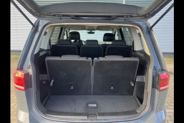 Volkswagen Touran 1.5 TSI R-Line Exclusive 7p,afn.Trekhaak,Navigatie,parkeersensoren/Camera,stoelverwarming,