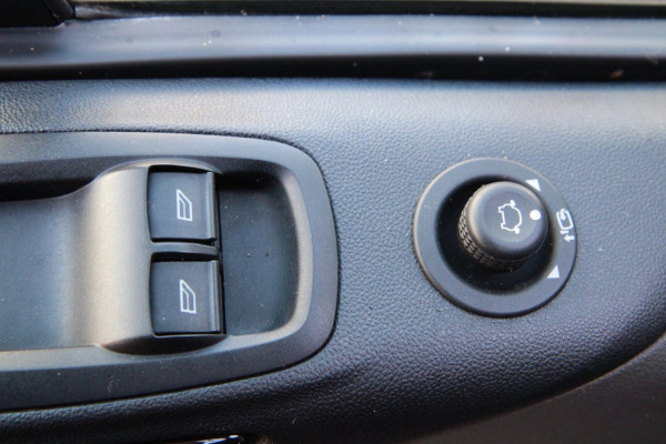 Ford Transit Custom 320 2.0 TDCI L2H1 Platinum Edition DC / Automaat 130PK / BOM VOL