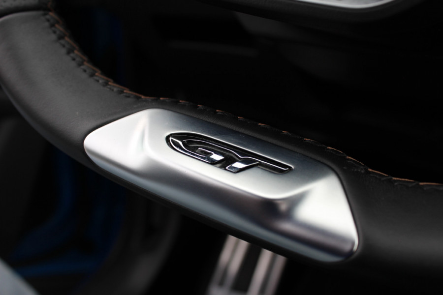 Peugeot 3008 1.6 HYbrid 225 GT | Panoramadak | All-season | BLIS | Adaptieve Cruise | Navigatie