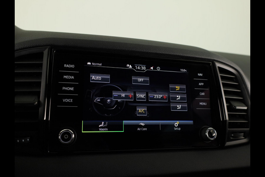 Škoda Karoq 1.5 TSI ACT Sportline Business 150pk | Parkeercamera achter | 18 inch Lichtmetalen velgen | Climatronic |