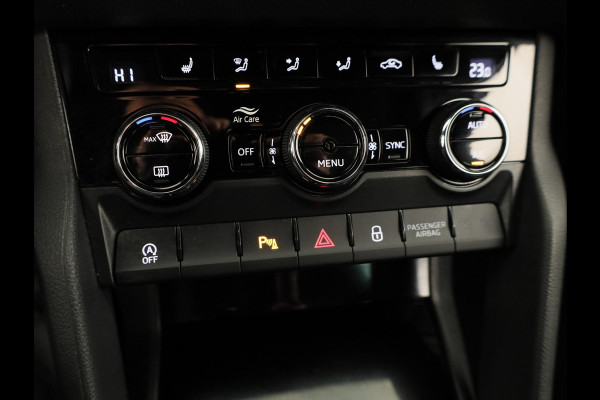 Škoda Karoq 1.5 TSI ACT Sportline Business 150pk | Parkeercamera achter | 18 inch Lichtmetalen velgen | Climatronic |