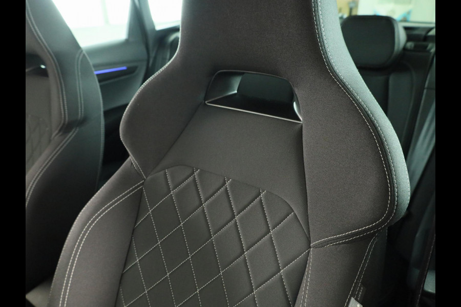 Škoda Karoq 1.5 TSI ACT Sportline Business 150pk | Parkeercamera achter | 18 inch Lichtmetalen velgen | Climatronic |