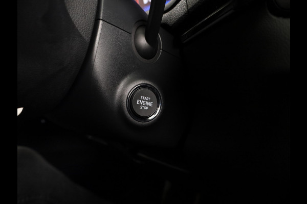 Škoda Karoq 1.5 TSI ACT Sportline Business 150pk | Parkeercamera achter | 18 inch Lichtmetalen velgen | Climatronic |