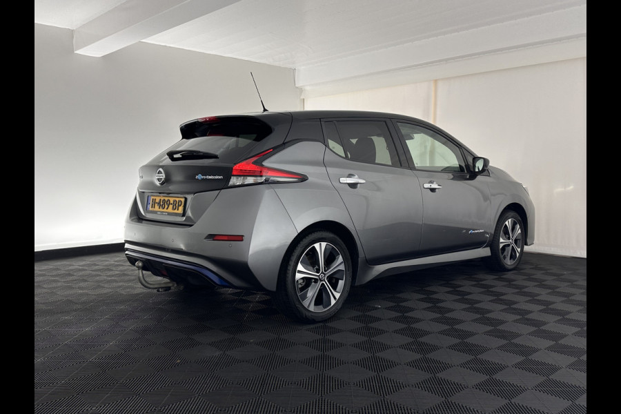 Nissan Leaf e+ Tekna 62 kWh {SOH-93%} (INCL.BTW) Aut.*LEATHER-MICROFIBRE | FULL-LED | ADAPTIVE-CRUISE | BOSE-AUDIO | TOP-VIEW | DAB | KEYLESS | NAVI-FULLMAP | DAB | HEATED-COMFORTSEATS | BLIND-SPOT | PRIVACY-GLASS | 17''ALU*