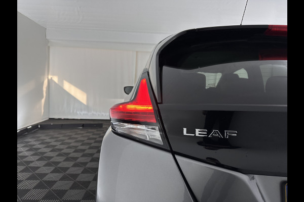 Nissan Leaf e+ Tekna 62 kWh {SOH-93%} (INCL.BTW) Aut.*LEATHER-MICROFIBRE | FULL-LED | ADAPTIVE-CRUISE | BOSE-AUDIO | TOP-VIEW | DAB | KEYLESS | NAVI-FULLMAP | DAB | HEATED-COMFORTSEATS | BLIND-SPOT | PRIVACY-GLASS | 17''ALU*