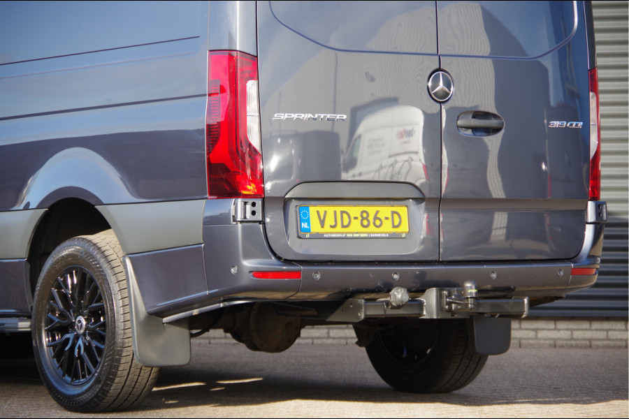 Mercedes-Benz Sprinter 319 3.0 CDI V6 L2H1 3-ZITS, AUT. LED, 3.5T TREKHAAK, MBUX 10'', CAMERA, CRUISE, NAVI, CLIMA, PARKEERSENSOREN