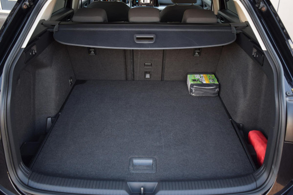 Volkswagen Golf Variant 1.0 TSI Life | Apple CarPlay | ACC | Climate | 17” LM | NAP