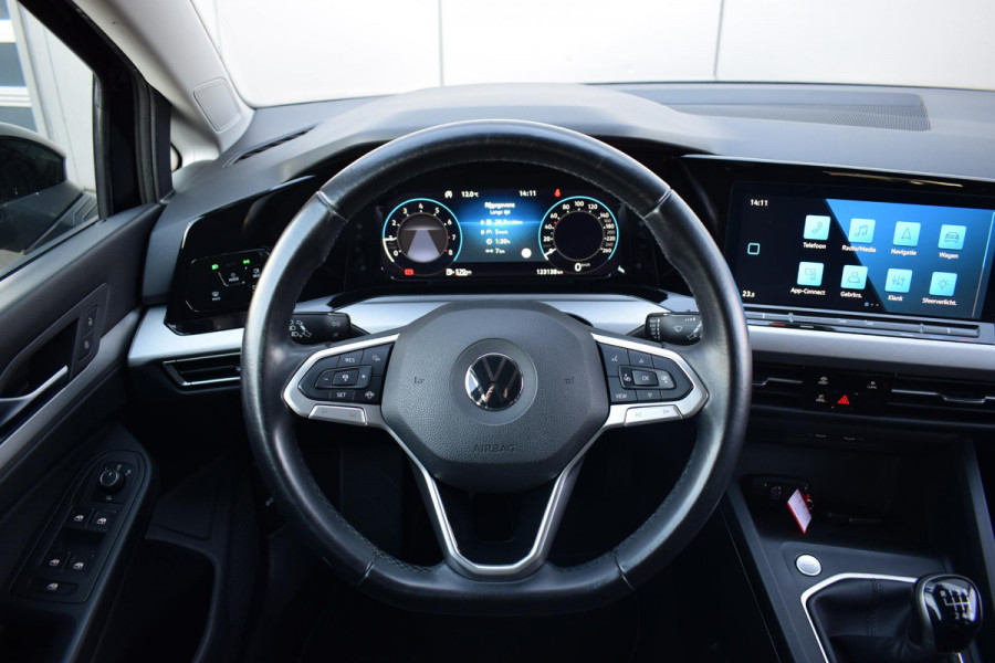 Volkswagen Golf Variant 1.0 TSI Life | Apple CarPlay | ACC | Climate | 17” LM | NAP