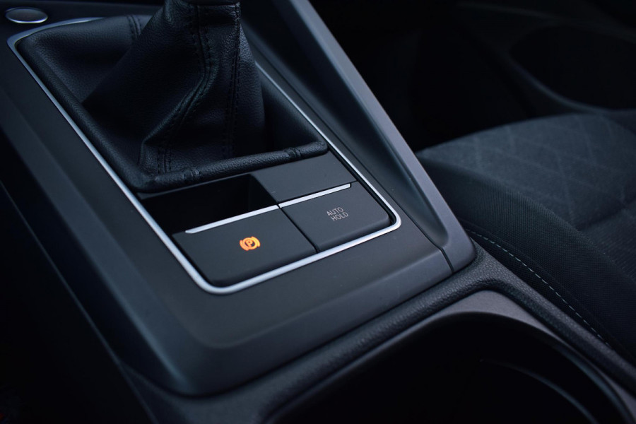 Volkswagen Golf Variant 1.0 TSI Life | Apple CarPlay | ACC | Climate | 17” LM | NAP