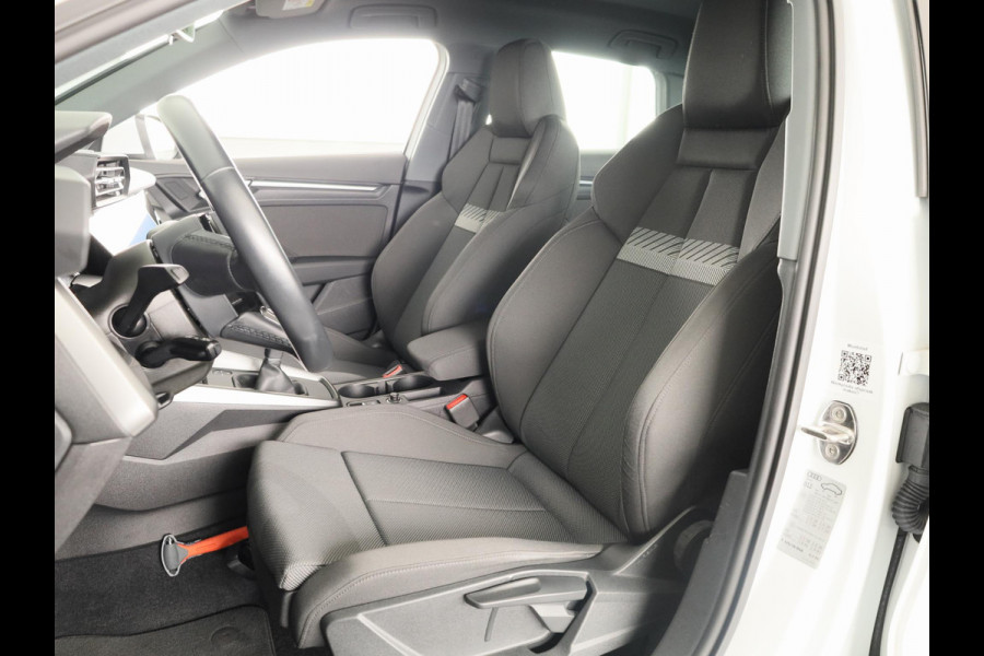 Audi A3 Sportback 35 TFSI Advanced edition 150 pk | Navigatie | Parkleersensoren achter | Adaptieve cruise control | Matrix LED koplampen | Apple Carplay/Android Auto |