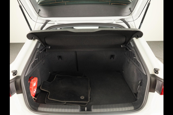 Audi A3 Sportback 35 TFSI Advanced edition 150 pk | Navigatie | Parkleersensoren achter | Adaptieve cruise control | Matrix LED koplampen | Apple Carplay/Android Auto |