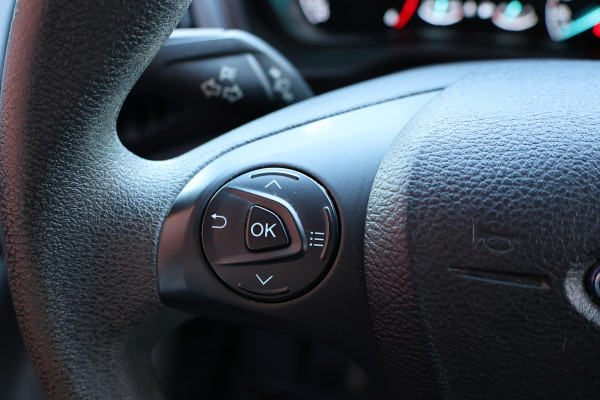 Ford Transit Connect 1.5 EcoBlue L2 120 PK | CarPlay | Camera | Stoelverwarming | Betimmering | PDC V+A | 3-Zitter | Airco | Nieuwe APK | Dealer onderhouden | Euro 6