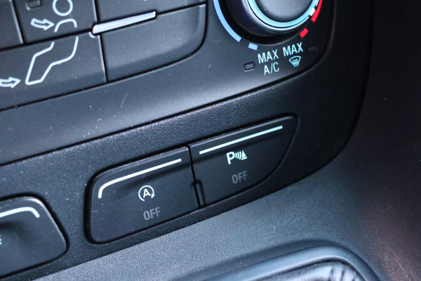 Ford Transit Connect 1.5 EcoBlue L2 120 PK | CarPlay | Camera | Stoelverwarming | Betimmering | PDC V+A | 3-Zitter | Airco | Nieuwe APK | Dealer onderhouden | Euro 6