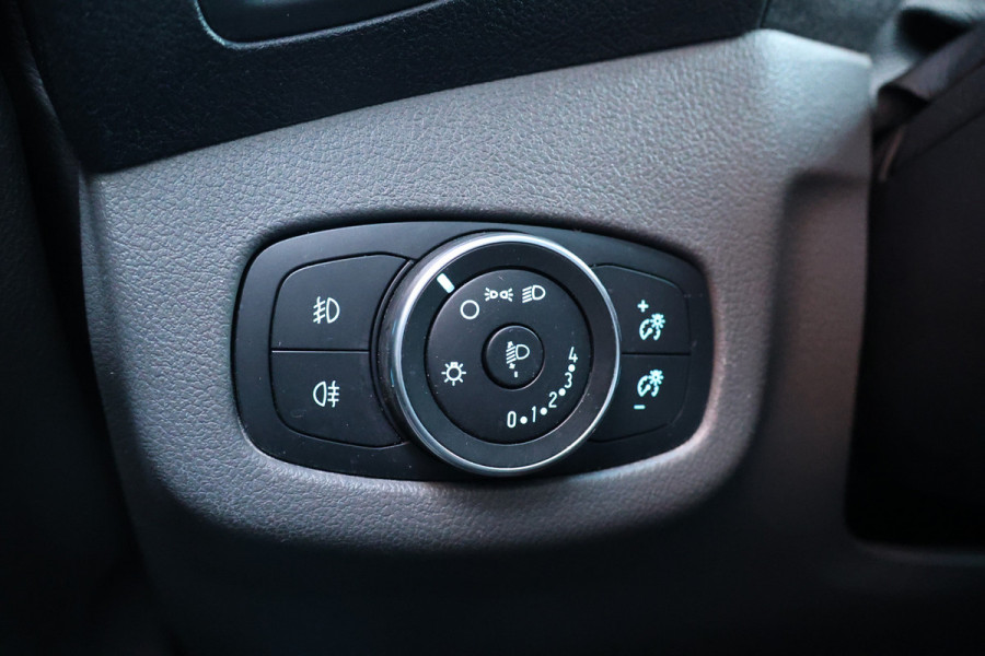 Ford Transit Connect 1.5 EcoBlue L2 120 PK | CarPlay | Camera | Stoelverwarming | Betimmering | PDC V+A | 3-Zitter | Airco | Nieuwe APK | Dealer onderhouden | Euro 6