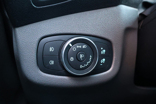 Ford Transit Connect 1.5 EcoBlue L2 120 PK | CarPlay | Camera | Stoelverwarming | Betimmering | PDC V+A | 3-Zitter | Airco | Nieuwe APK | Dealer onderhouden | Euro 6