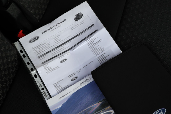 Ford Transit Connect 1.5 EcoBlue L2 120 PK | CarPlay | Camera | Stoelverwarming | Betimmering | PDC V+A | 3-Zitter | Airco | Nieuwe APK | Dealer onderhouden | Euro 6